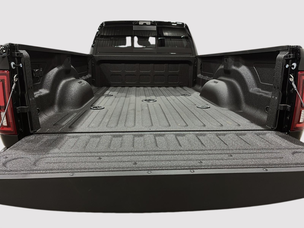 2026 Ram 3500 LIMITED in Saint-Hyacinthe, Quebec - 6 - w1024h768px