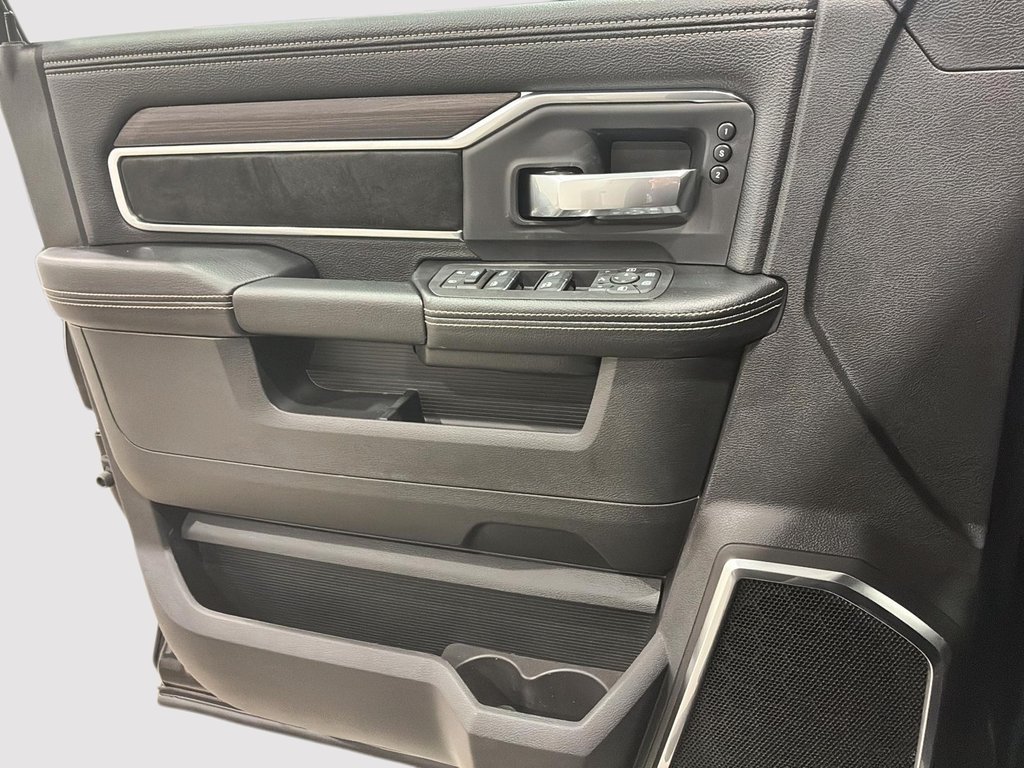 Ram 3500 LARAMIE 2026 à Saint-Hyacinthe, Québec - 10 - w1024h768px