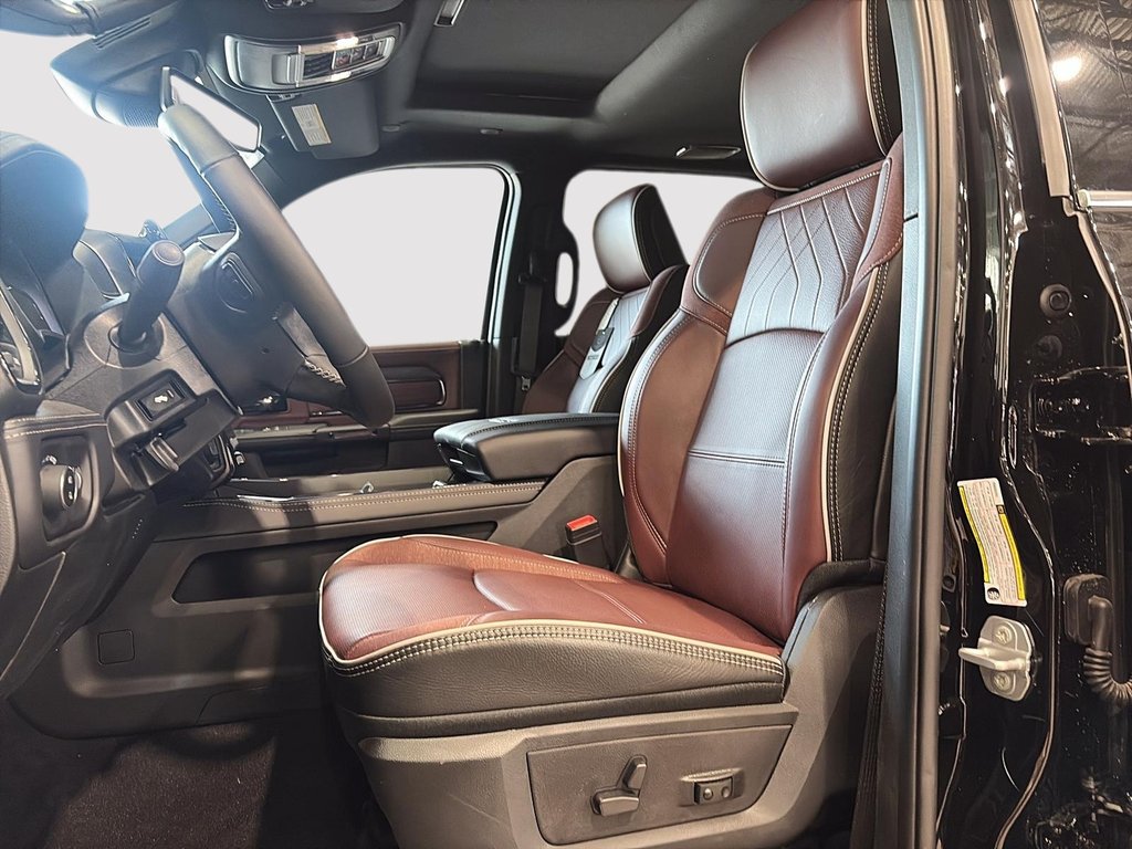 2026 Ram 3500 LIMITED in Saint-Hyacinthe, Quebec - 8 - w1024h768px