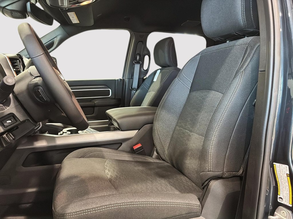 Ram 3500 BIG HORN 2026 à Saint-Hyacinthe, Québec - 8 - w1024h768px