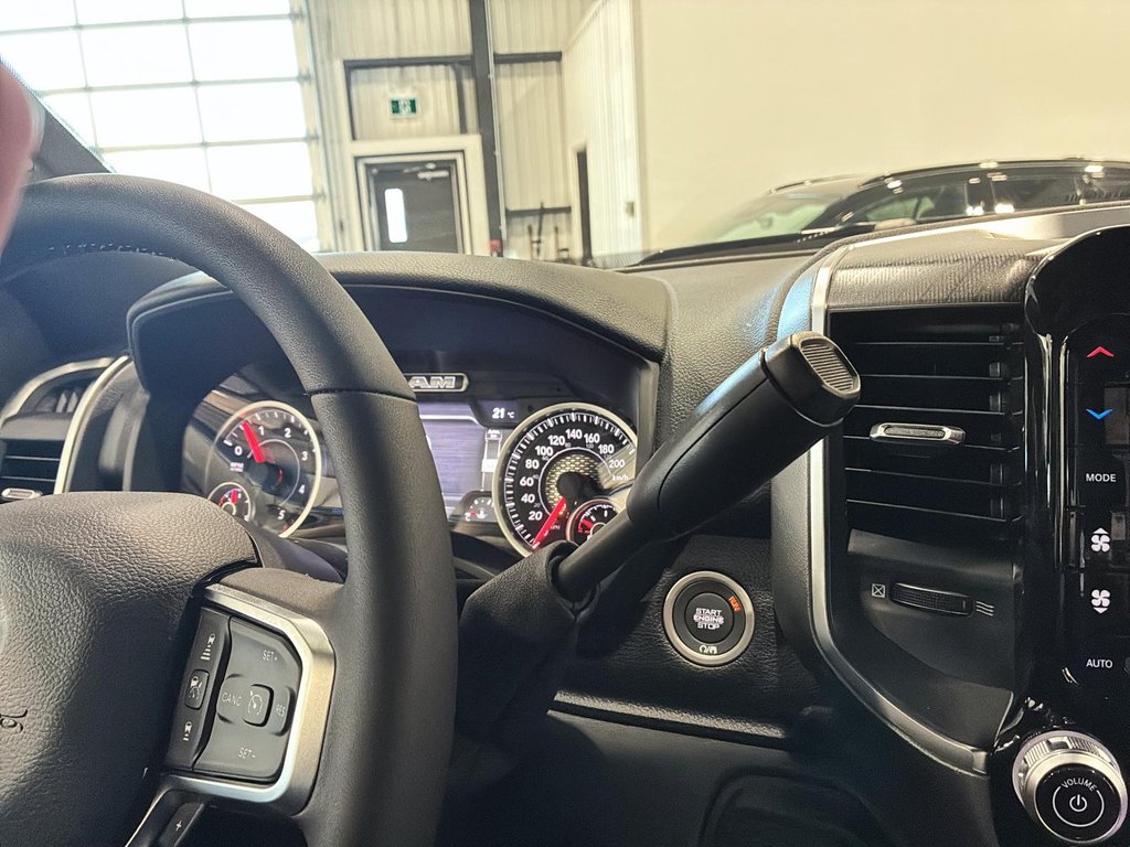 Ram 3500 BIG HORN 2026 à Saint-Hyacinthe, Québec - 14 - w1024h768px