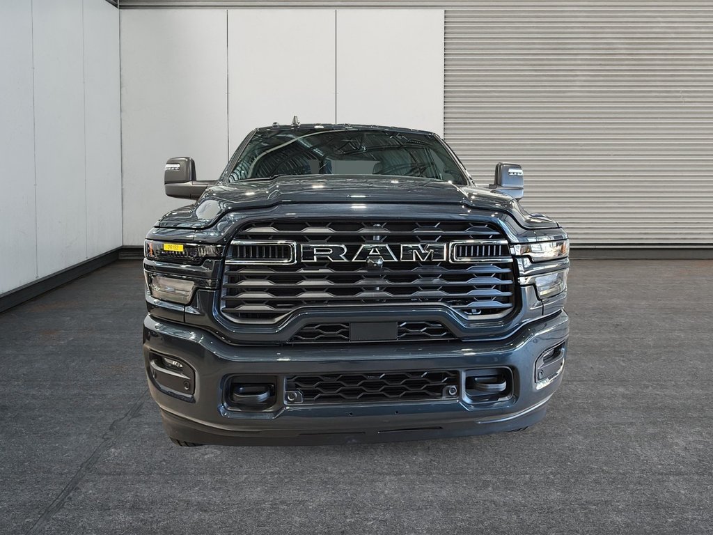 Ram 3500 BIG HORN 2026 à Saint-Hyacinthe, Québec - 2 - w1024h768px