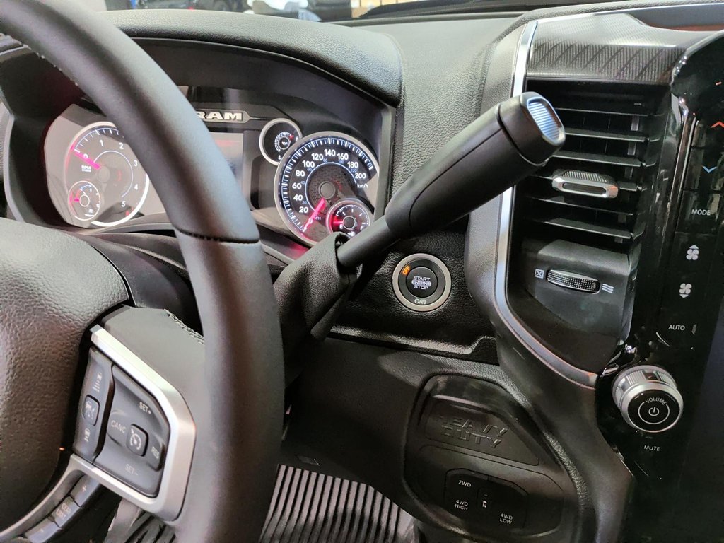 2026 Ram 3500 BIG HORN in Saint-Hyacinthe, Quebec - 15 - w1024h768px