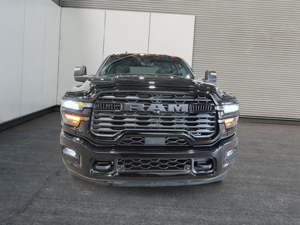 Ram 3500 BIG HORN 2026 à Saint-Hyacinthe, Québec - 2 - w1024h768px