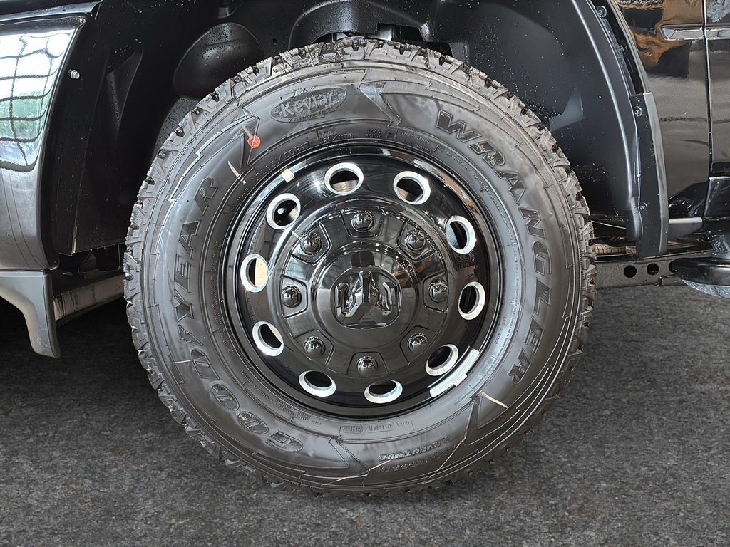 Ram 3500 BIG HORN 2026 à Saint-Hyacinthe, Québec - 7 - w1024h768px
