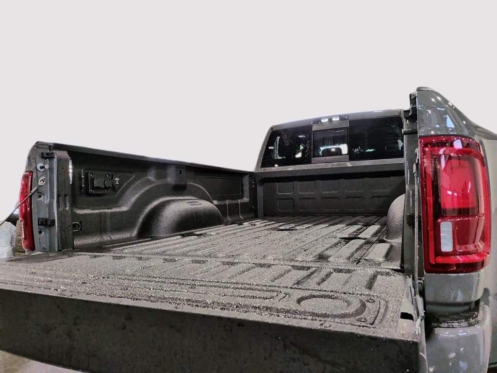2026 Ram 3500 LIMITED in Saint-Hyacinthe, Quebec - 16 - w1024h768px