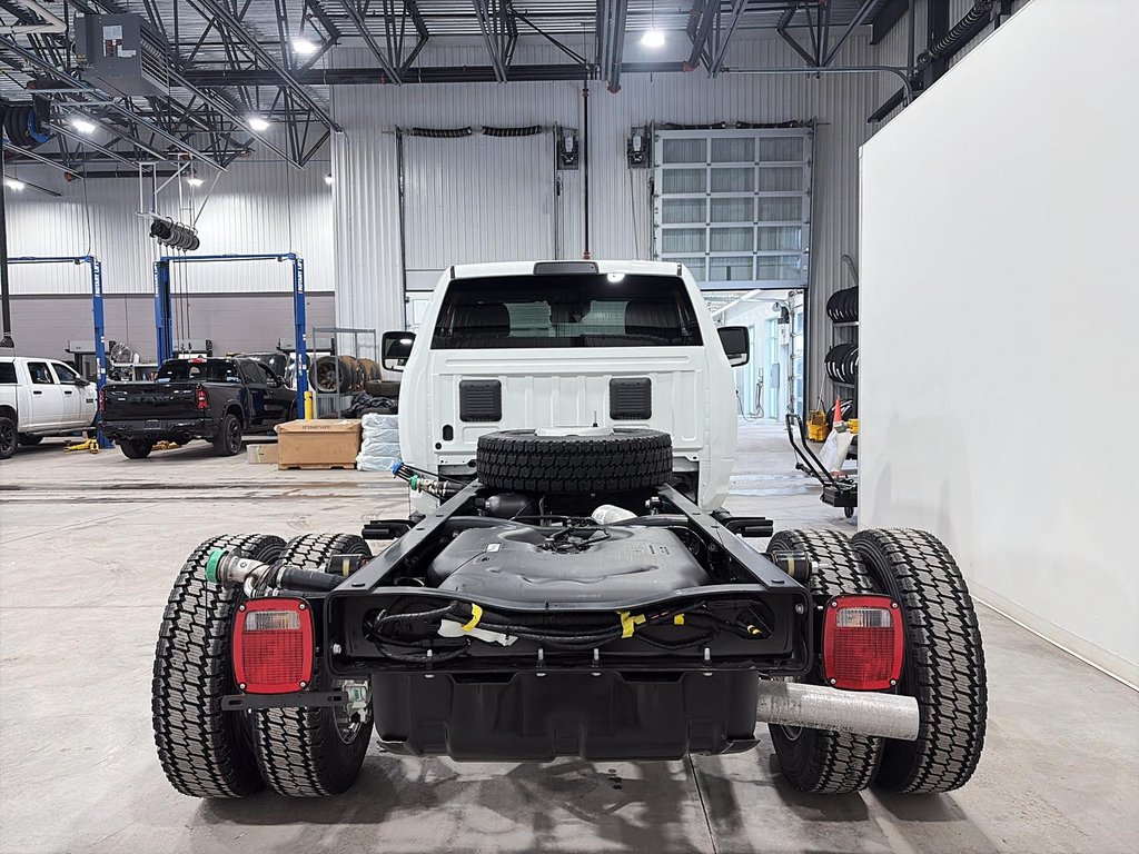Ram 5500 TRADESMAN 2026 à Saint-Hyacinthe, Québec - 3 - w1024h768px