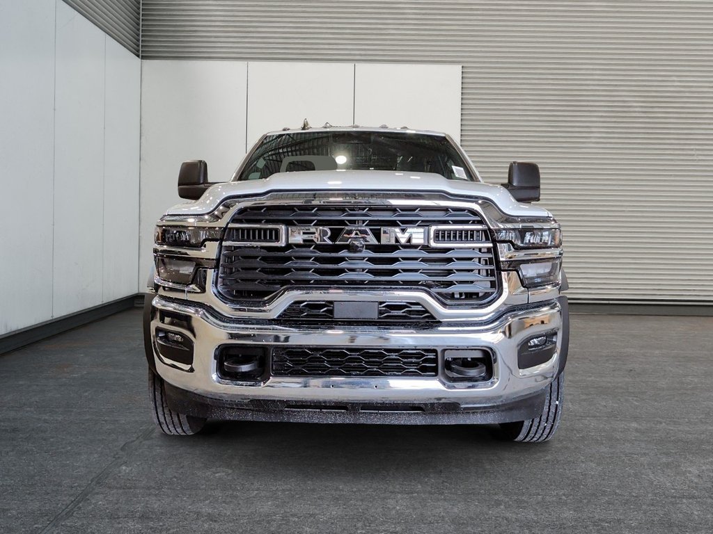 2026 Ram 5500 TRADESMAN in Saint-Hyacinthe, Quebec - 2 - w1024h768px