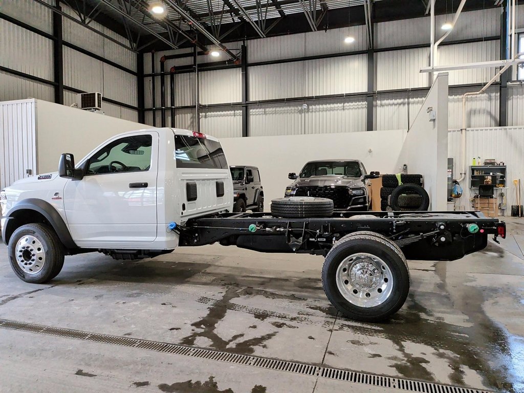 2026 Ram 5500 TRADESMAN in Saint-Hyacinthe, Quebec - 5 - w1024h768px
