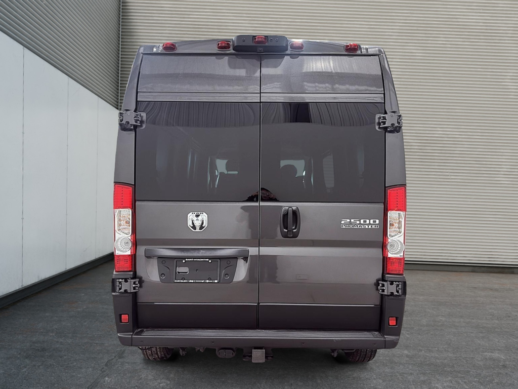Ram Promaster Cargo Van 2500 SLT+ 2025 à Saint-Hyacinthe, Québec - 3 - w1024h768px
