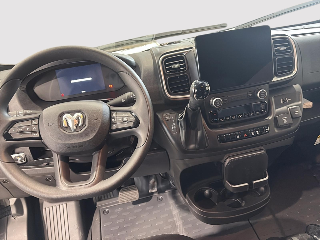 Ram Promaster Cargo Van 2500 SLT+ 2025 à Saint-Hyacinthe, Québec - 8 - w1024h768px