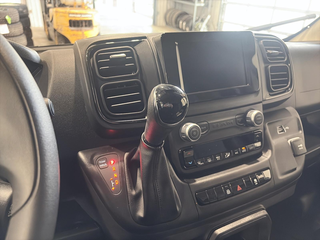Ram PROMASTER CARGO VAN 2500 TRADESMAN W/ PASS SEAT 2025 à Saint-Hyacinthe, Québec - 12 - w1024h768px