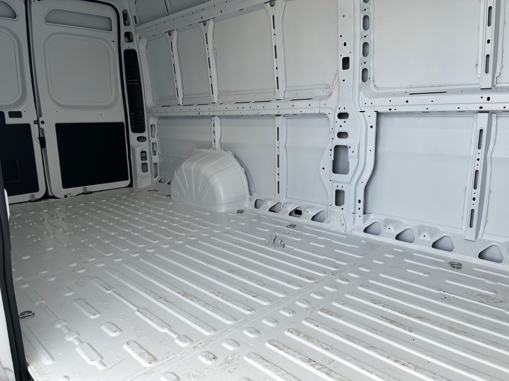 Ram PROMASTER CARGO VAN 3500 TRADESMAN W/ PASS SEAT 2025 à Saint-Hyacinthe, Québec - 14 - w1024h768px