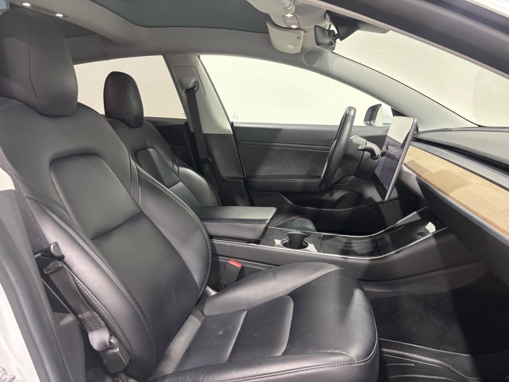 2019 Tesla MODEL 3 Standard Range in Saint-Hyacinthe, Quebec - 9 - w1024h768px