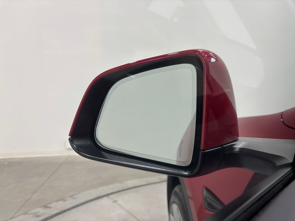 2022  Model Y Long Range AWD in Saint-Hyacinthe, Quebec - 7 - w1024h768px