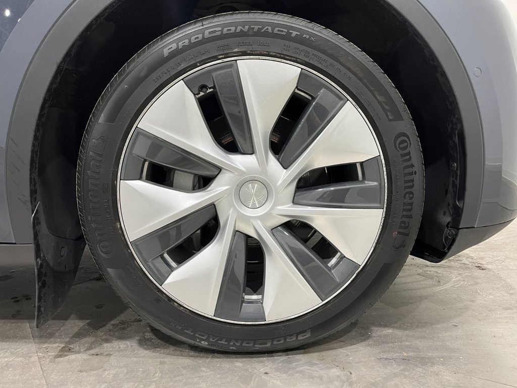 2022  Model Y Long Range AWD in Saint-Hyacinthe, Quebec - 8 - w1024h768px