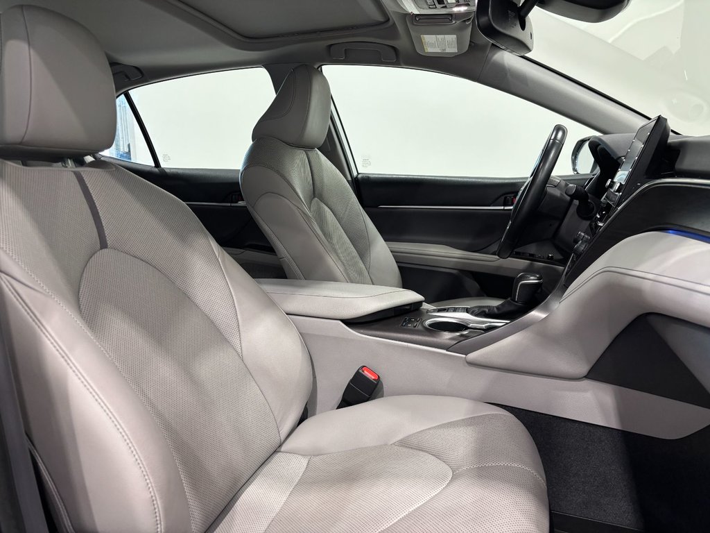 2022  Camry Hybrid CAMRY XLE HYBRID in Saint-Hyacinthe, Quebec - 9 - w1024h768px