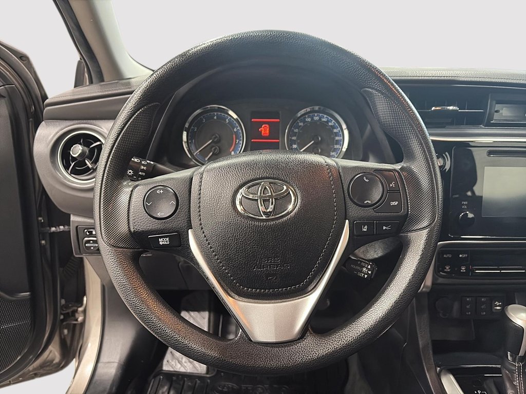 2017 Toyota Corolla LE in Saint-Hyacinthe, Quebec - 11 - w1024h768px