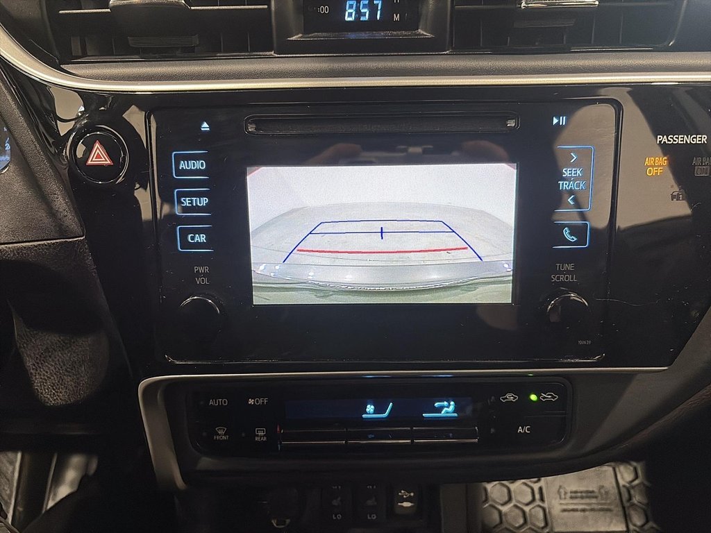 2017 Toyota Corolla LE in Saint-Hyacinthe, Quebec - 14 - w1024h768px