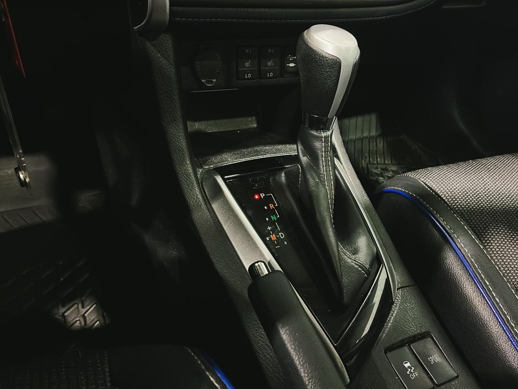2019 Toyota Corolla SE TOIT-OUVRANT in Saint-Hyacinthe, Quebec - 13 - w1024h768px