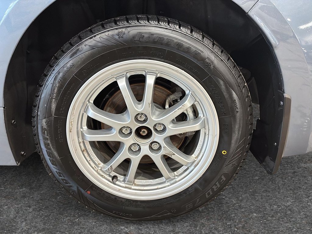 2024 Toyota Corolla LE HYBRID AWD in Saint-Hyacinthe, Quebec - 7 - w1024h768px