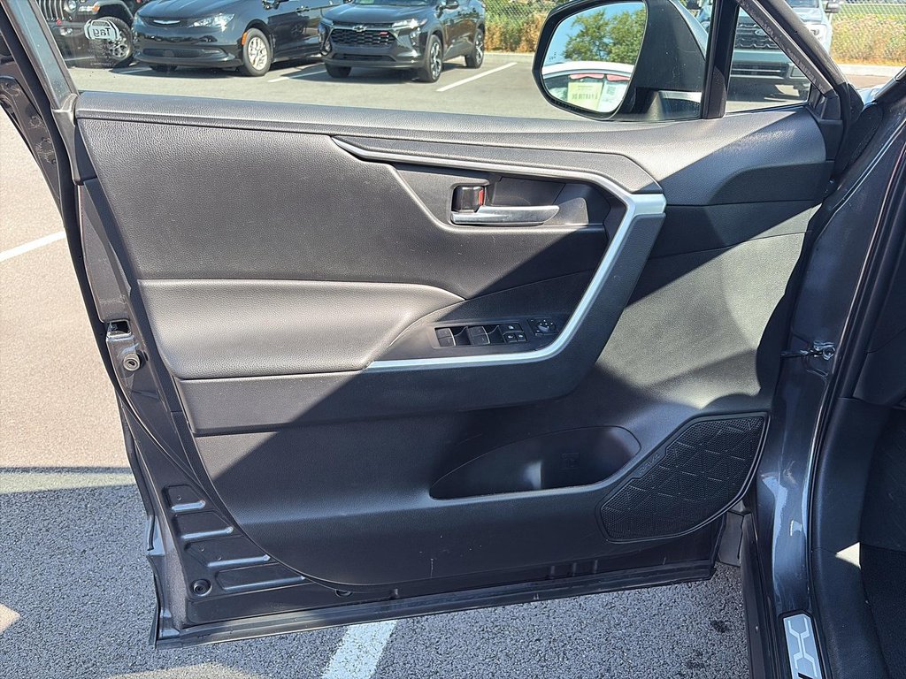Toyota RAV4 XLE 2022 à Saint-Hyacinthe, Québec - 10 - w1024h768px