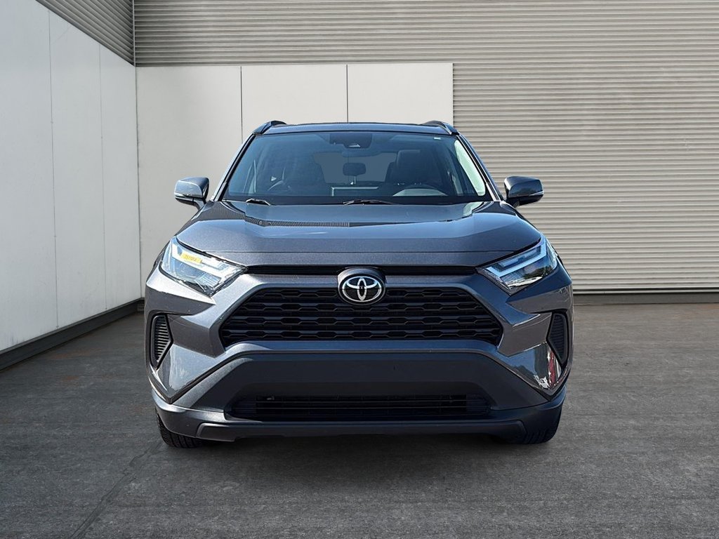 Toyota RAV4 XLE 2022 à Saint-Hyacinthe, Québec - 2 - w1024h768px