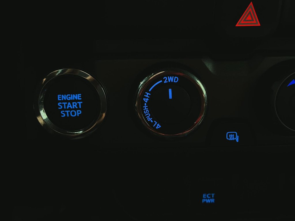 2023 Toyota Tacoma TRD Sport in Saint-Hyacinthe, Quebec - 14 - w1024h768px