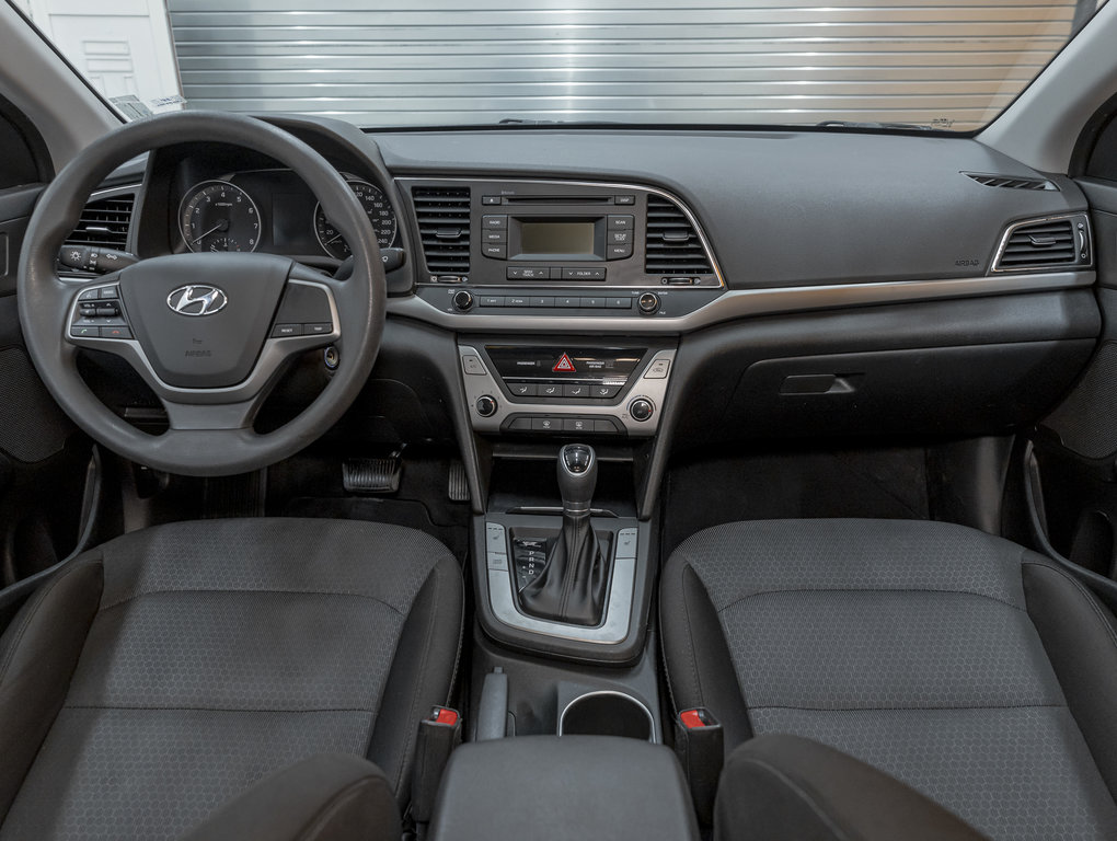 Hyundai Elantra  2017 à St-Jérôme, Québec - 10 - w1024h768px