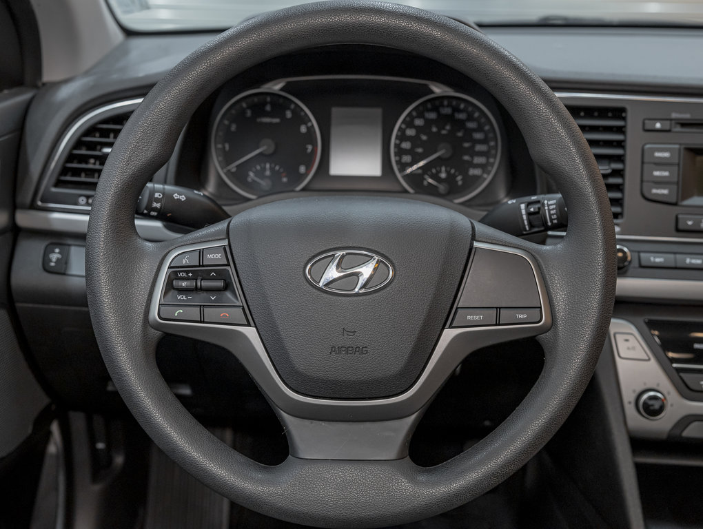 2017 Hyundai Elantra in St-Jérôme, Quebec - 19 - w1024h768px
