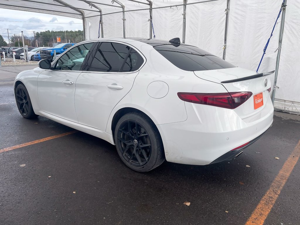 Alfa Romeo GIULIA  2017 à St-Jérôme, Québec - 8 - w1024h768px