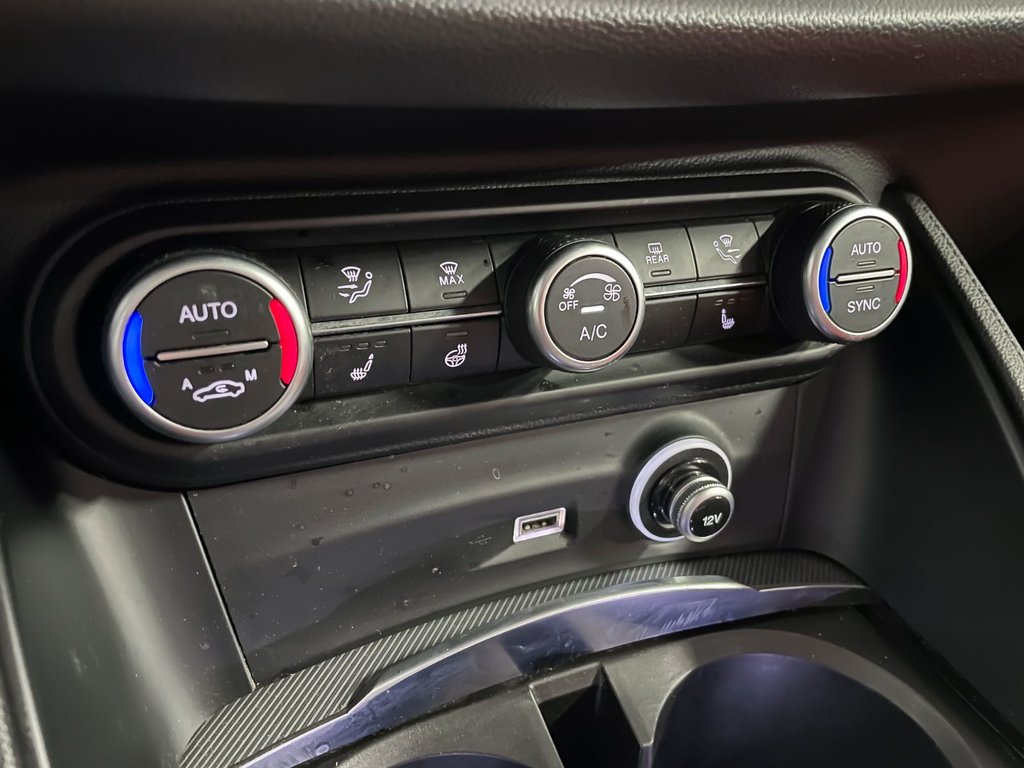 Alfa Romeo Stelvio  2022 à St-Jérôme, Québec - 14 - w1024h768px