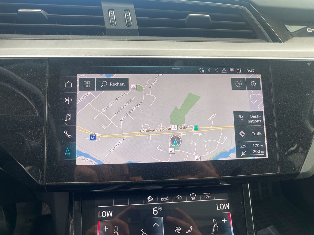 2019 Audi E-TRON in St-Jérôme, Quebec - 4 - w1024h768px