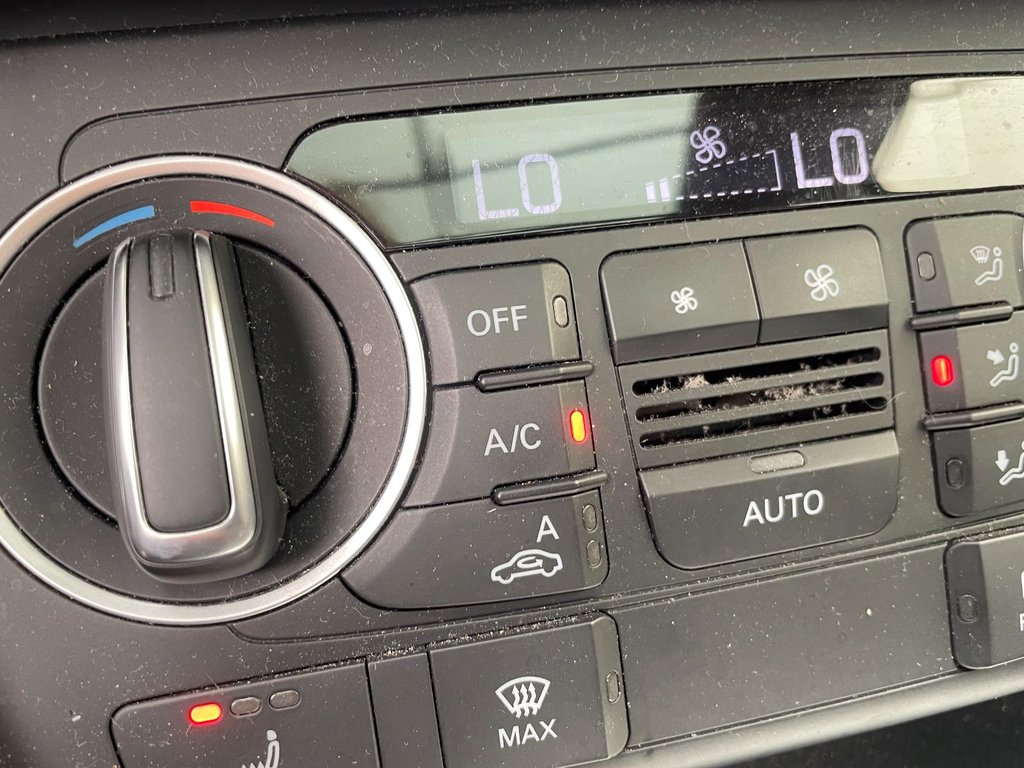 2018 Audi Q3 in St-Jérôme, Quebec - 14 - w1024h768px
