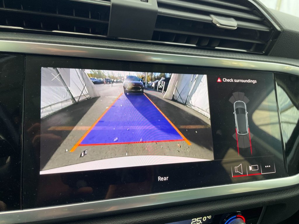 Audi Q3  2023 à St-Jérôme, Québec - 16 - w1024h768px