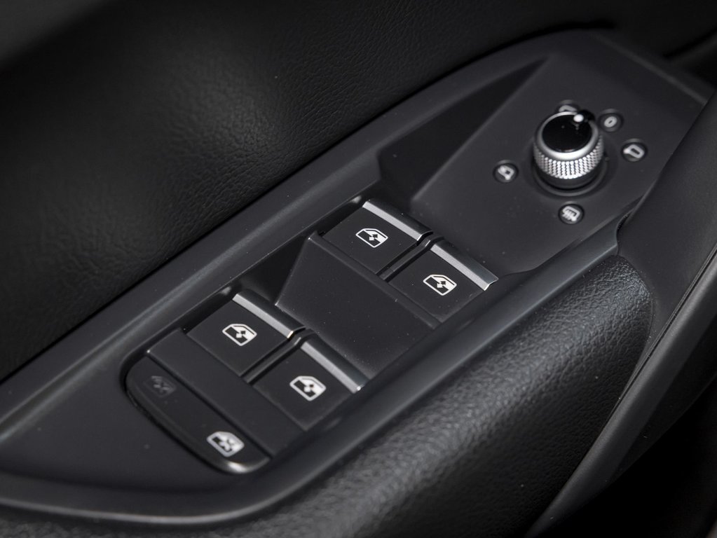 2018 Audi Q5 in St-Jérôme, Quebec - 25 - w1024h768px