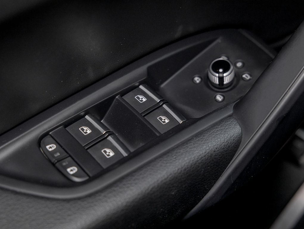 Audi Q5  2021 à St-Jérôme, Québec - 24 - w1024h768px