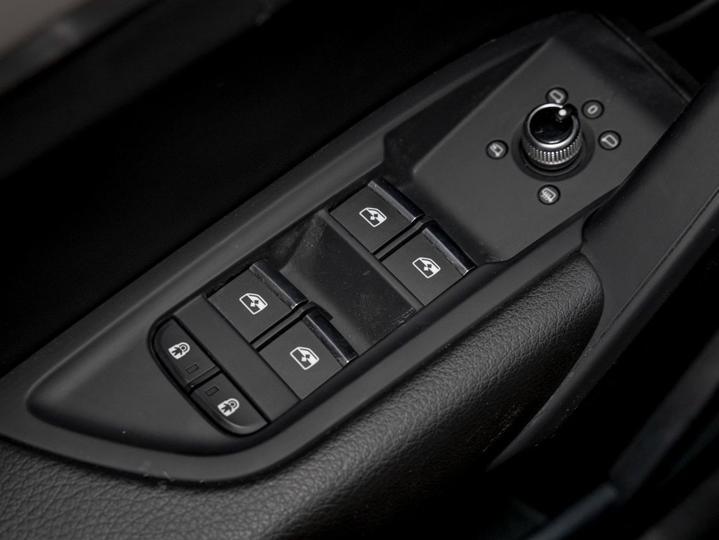 2023 Audi Q5 in St-Jérôme, Quebec - 25 - w1024h768px