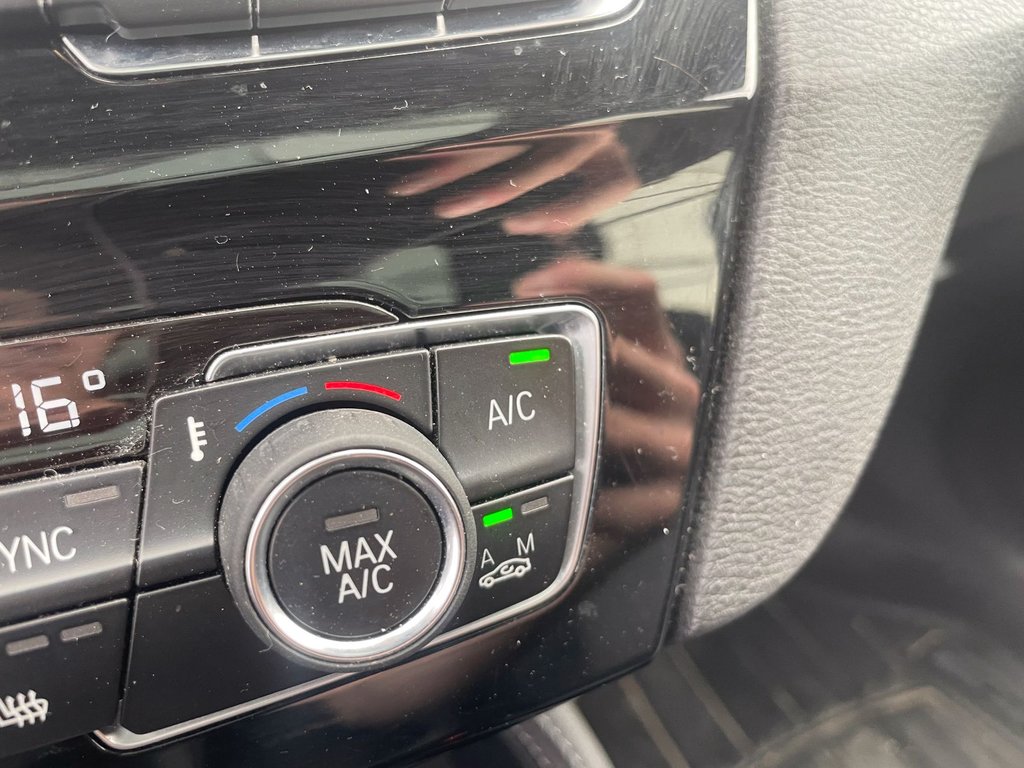 2018 BMW X1 in St-Jérôme, Quebec - 16 - w1024h768px