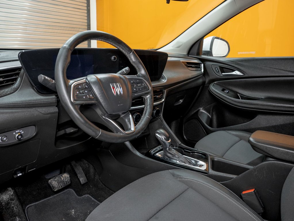 Buick Encore GX  2024 à St-Jérôme, Québec - 2 - w1024h768px