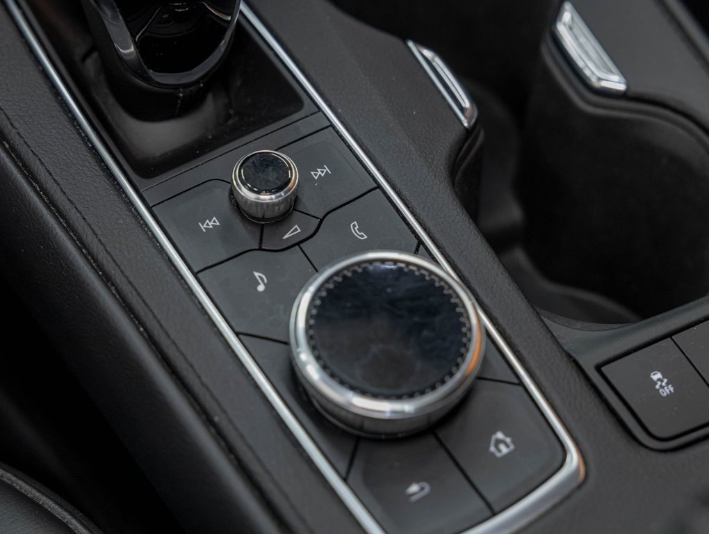 2021 Cadillac XT4 in St-Jérôme, Quebec - 24 - w1024h768px