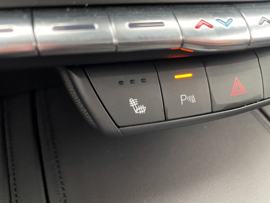 2023 Cadillac XT4 in St-Jérôme, Quebec - 12 - w1024h768px