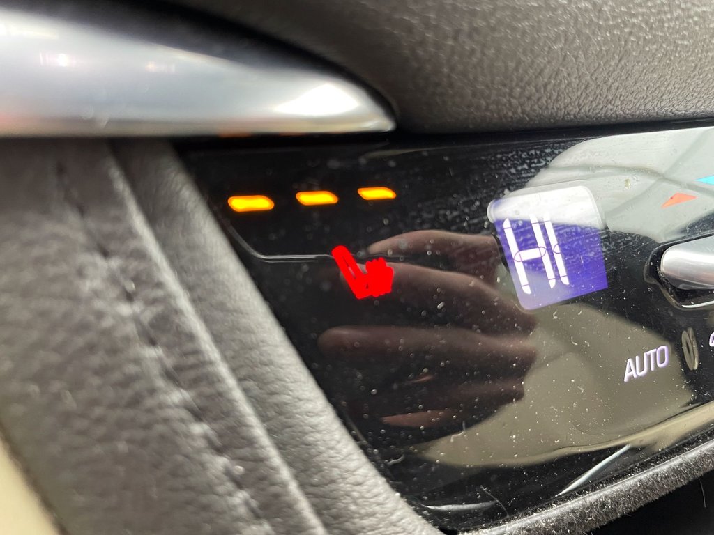2018 Cadillac XT5 in St-Jérôme, Quebec - 12 - w1024h768px