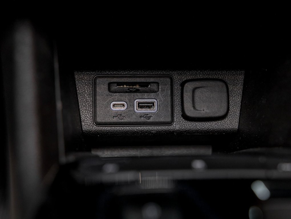 2022 Chevrolet BOLT EUV in St-Jérôme, Quebec - 23 - w1024h768px