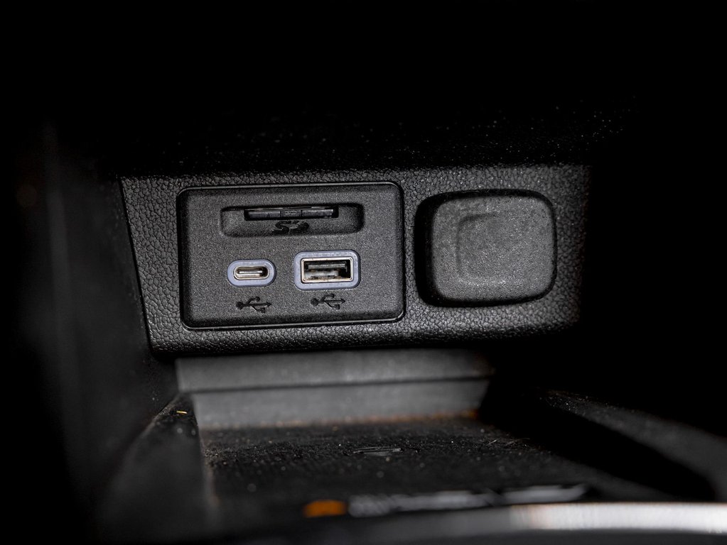 2022 Chevrolet Bolt EUV in St-Jérôme, Quebec - 25 - w1024h768px