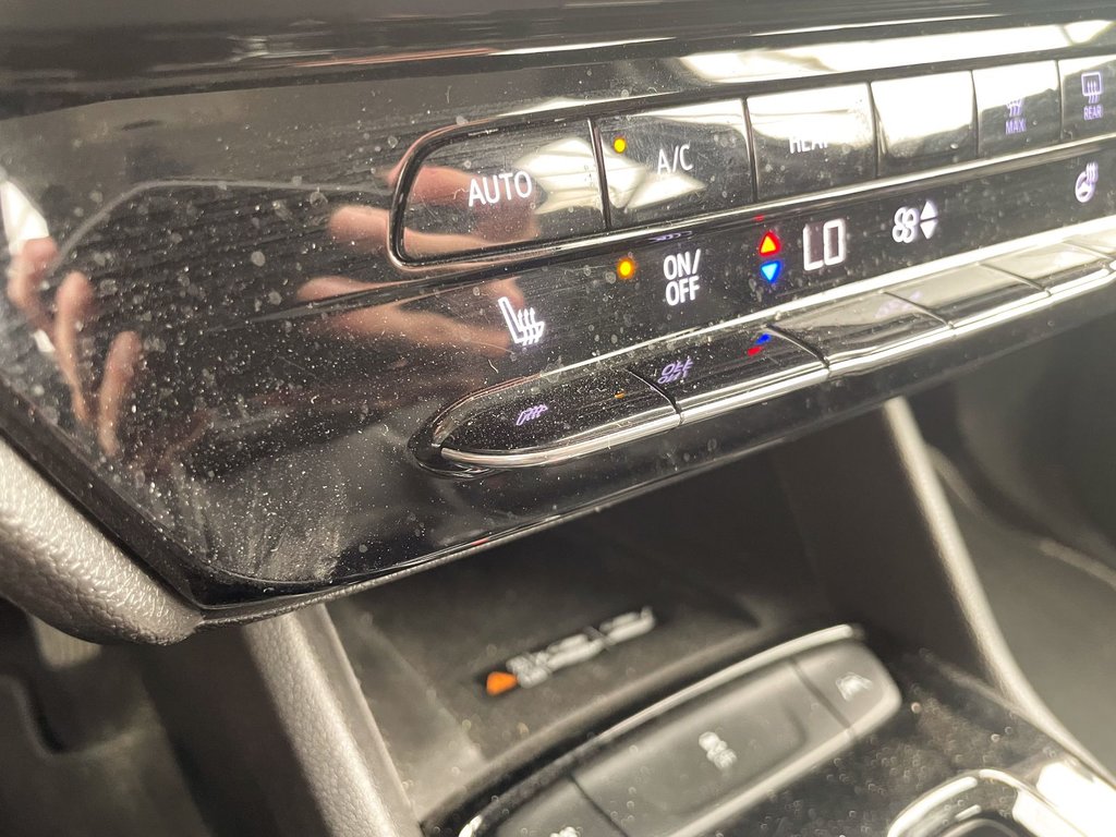 Chevrolet BOLT EUV  2023 à St-Jérôme, Québec - 14 - w1024h768px
