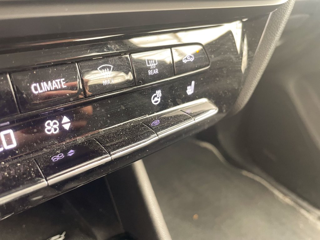 Chevrolet BOLT EUV  2023 à St-Jérôme, Québec - 17 - w1024h768px
