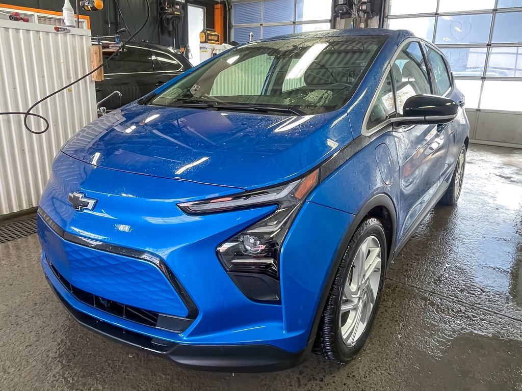 2023 Chevrolet Bolt EV in St-Jérôme, Quebec - 1 - w1024h768px