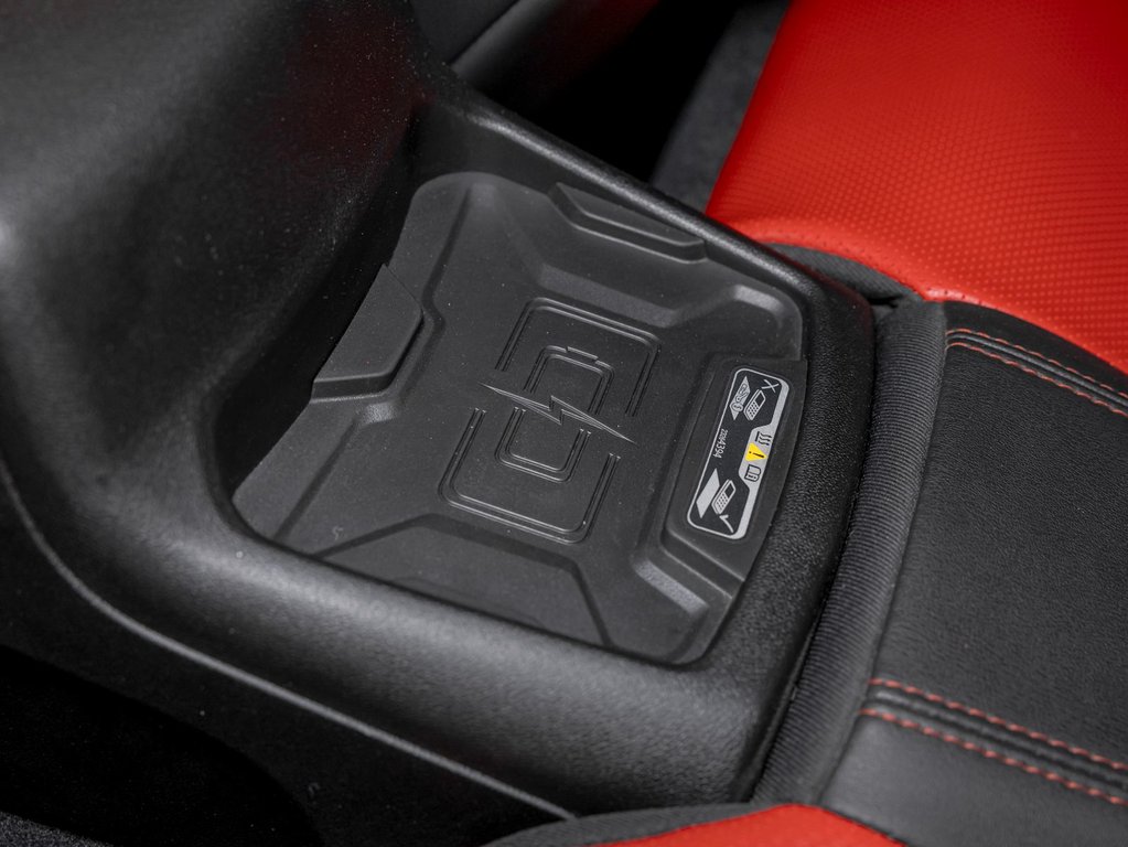 Chevrolet Camaro  2021 à St-Jérôme, Québec - 31 - w1024h768px
