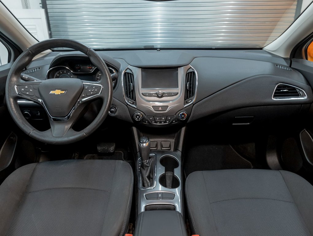 2017 Chevrolet Cruze in St-Jérôme, Quebec - 11 - w1024h768px